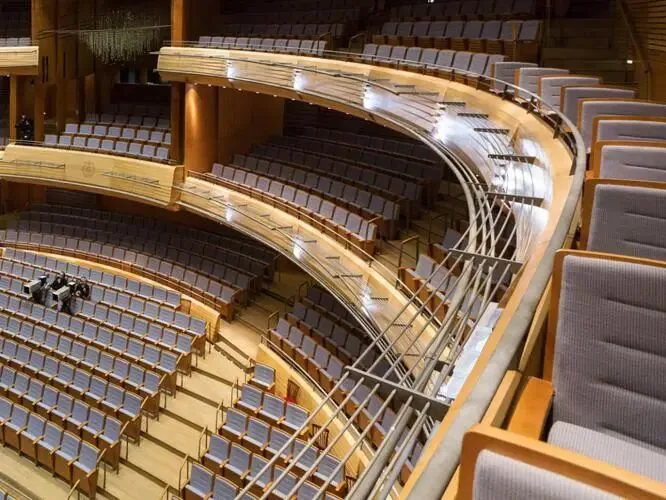 Anti-fall support bracket at the Mariinsky II Theatre